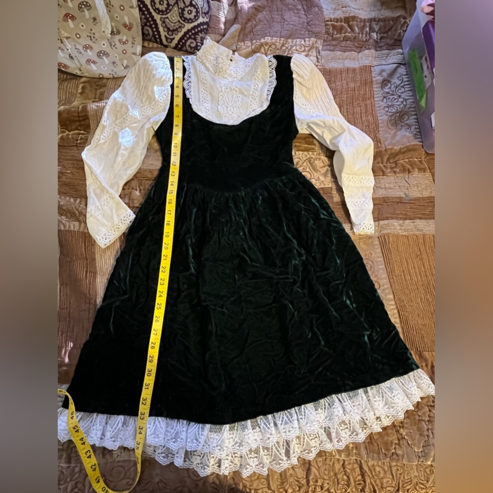 Gunne Sax Green Velvet Jump Dress with Cream Lace Blouse - Picture 9 of 15